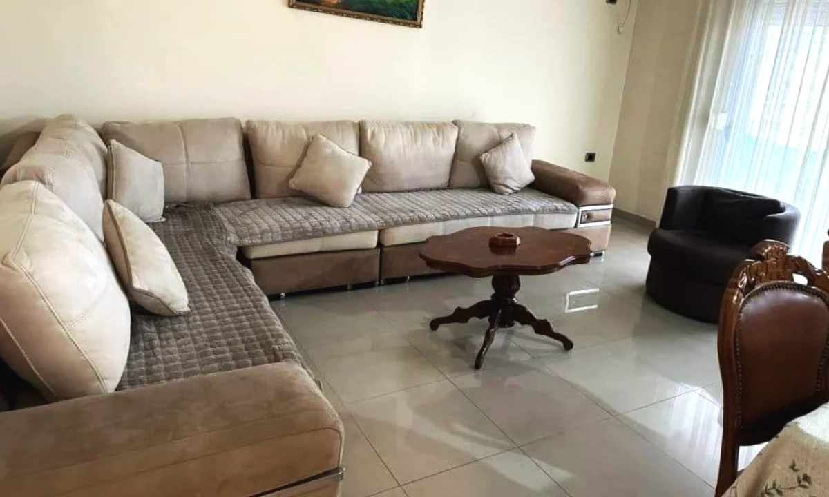 Appartamento in affitto a Tirana 2+1, Arredato