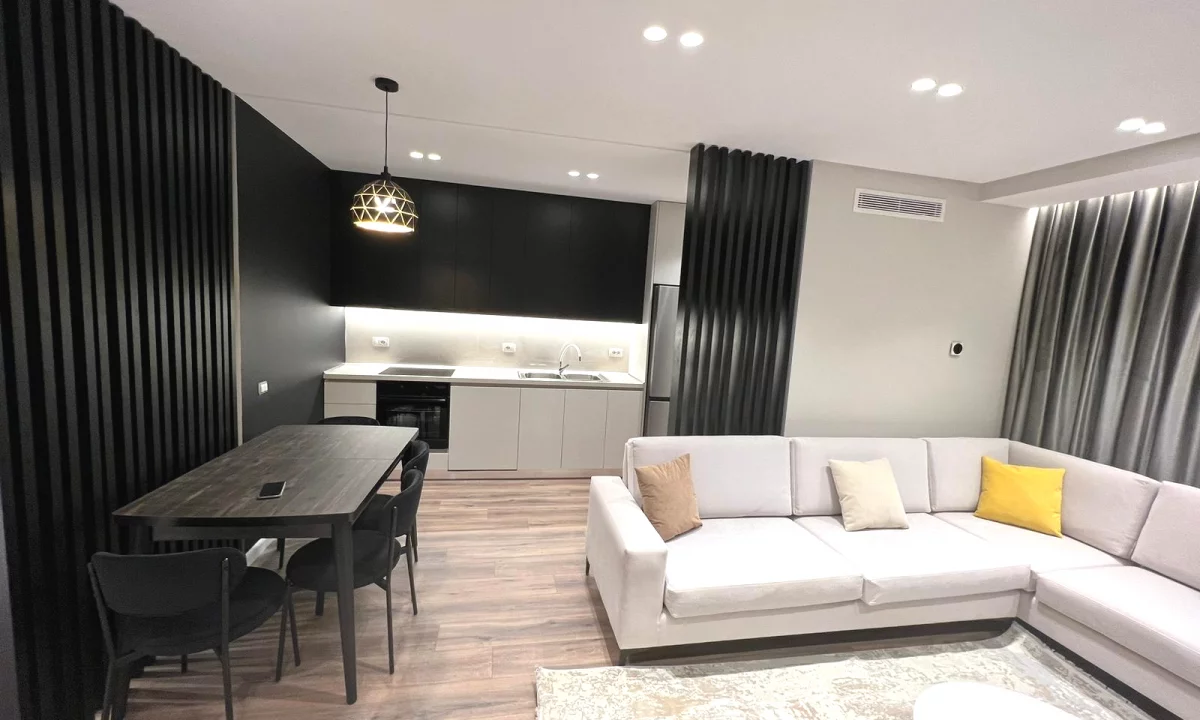 Appartamento in affitto a Tirana 2+1, Arredato