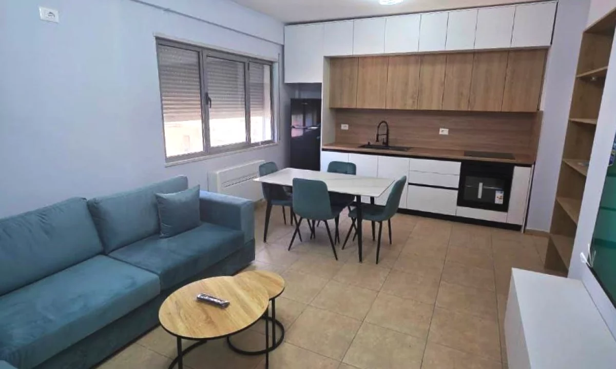 Appartamento in affitto a Tirana 1+1, Arredato