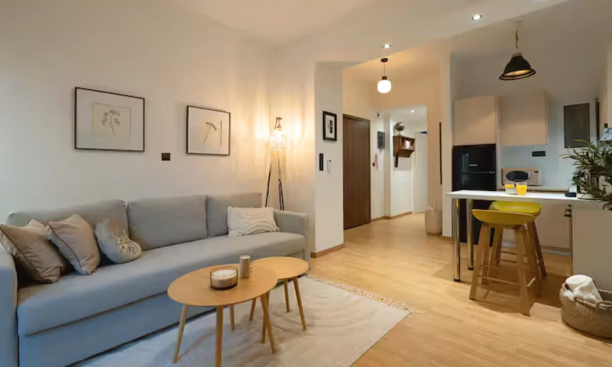 Shtepi me qera Apartament ne Tirane, 2+1, Mobilimi E mobiluar, Pagesa 650  Euro.