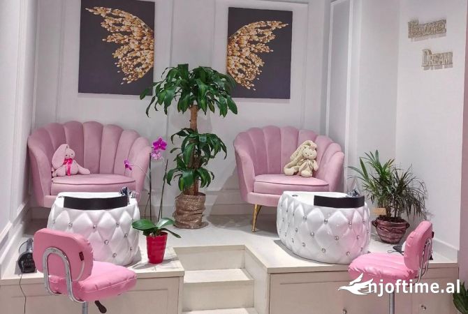 Ambient biznesi me qera 1+1 ne Tirane - 700 Euro