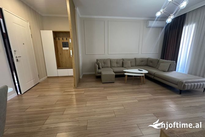 Shtepi me qera 2+1 ne Tirane - 1,300 Euro