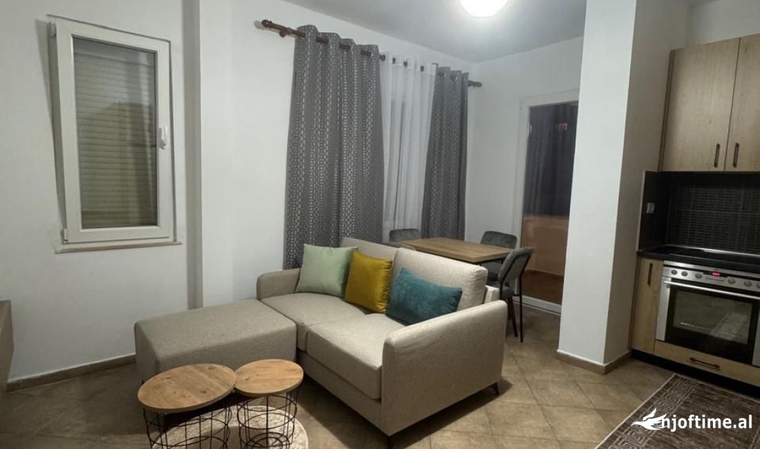 Shtepi me qera Apartament ne Tirane, 1+1, Mobilimi E mobiluar, Pagesa 500  Euro.