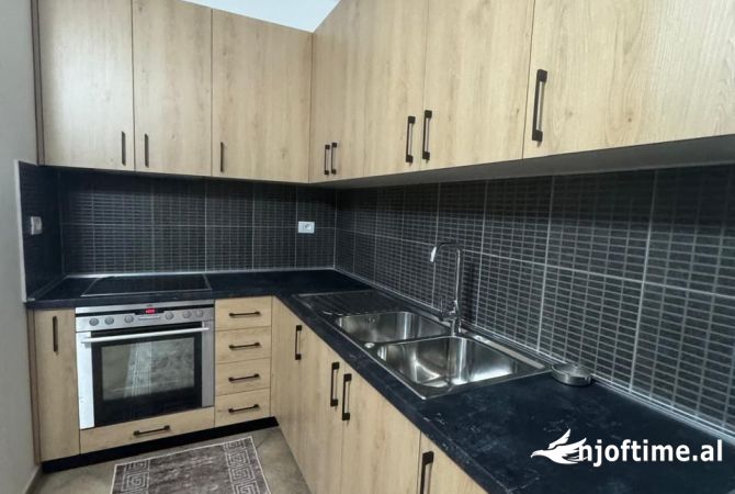 Shtepi me qera Apartament ne Tirane, 1+1, Mobilimi E mobiluar, Pagesa 500  Euro.