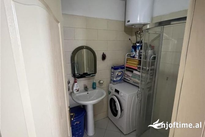 Shtepi ne shitje Apartament ne Tirane, 1+1, Mobilimi E mobiluar, Pagesa 95,000  Euro.