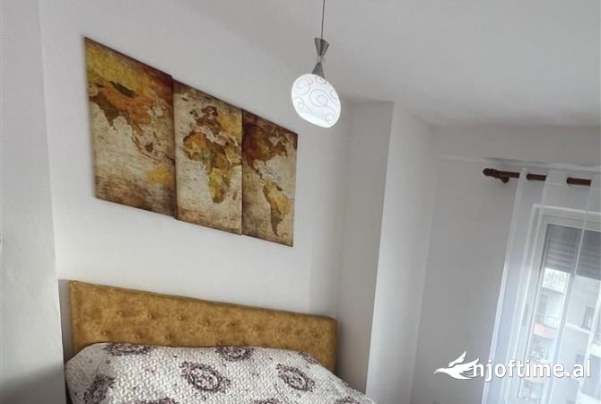 Shtepi ne shitje Apartament ne Tirane, 1+1, Mobilimi E mobiluar, Pagesa 95,000  Euro.