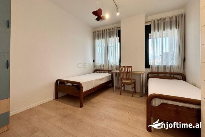 Shtepi ne shitje Apartament ne Tirane, 2+1, Mobilimi E mobiluar, Pagesa 195,000  Euro.