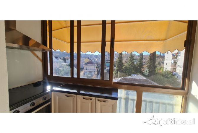 Shtepi ne shitje Apartament ne Tirane, 2+1, Mobilimi E mobiluar, Pagesa 170,000  Euro.