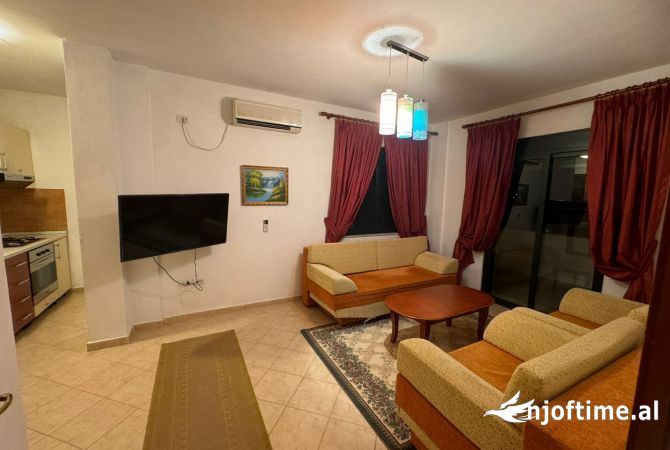 Shtepi me qera 1+1 ne Durres - 300 Euro