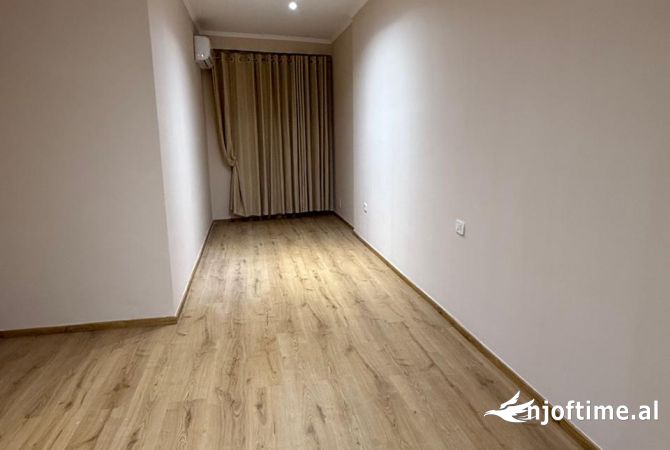 Shtepi me qera 2+1 ne Tirane - 750 Euro