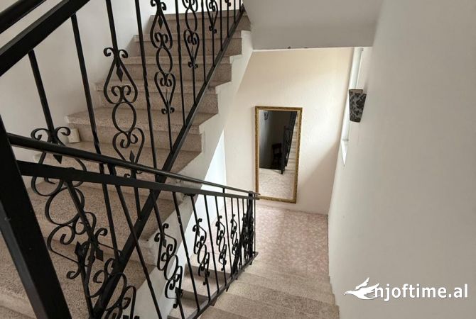 Shtepi me qera 5+1 ne Tirane - 3,000 Euro