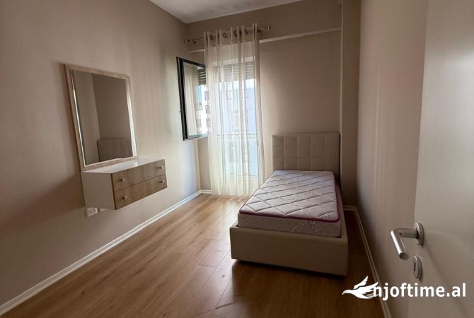 Shtepi me qera 2+1 ne Tirane - 70,000 Leke