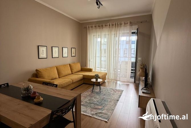 Shtepi me qera 2+1 ne Tirane - 70,000 Leke