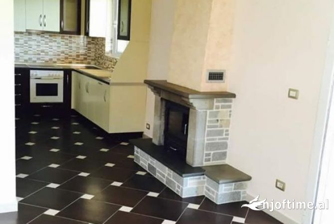 Shtepi me qera 4+1 ne Tirane - 500 Euro