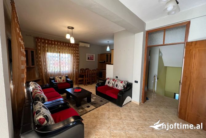 Shtepi me qera Shtepi Private ne Tirane, 2+1, Mobilimi E mobiluar, Pagesa 700  Euro.