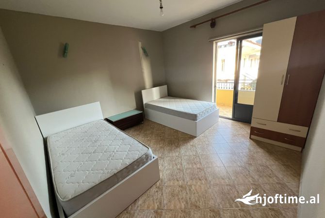 Shtepi me qera 2+1 ne Tirane - 700 Euro