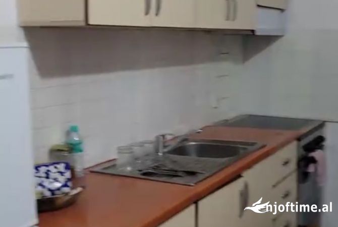 Shtepi me qera 1+1 ne Tirane - 40,000 Leke