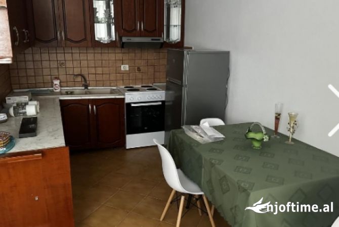 Shtepi me qera 2+1 ne Tirane - 40,000 Leke