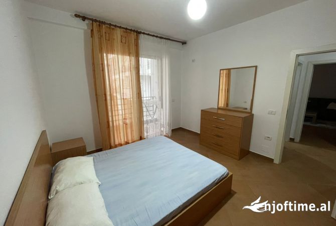 Shtepi me qera 1+1 ne Tirane - 35,000 Leke