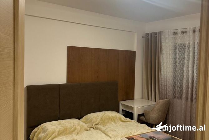 Shtepi me qera Apartament ne Tirane, 2+1, Mobilimi E mobiluar, Pagesa 500  Euro.