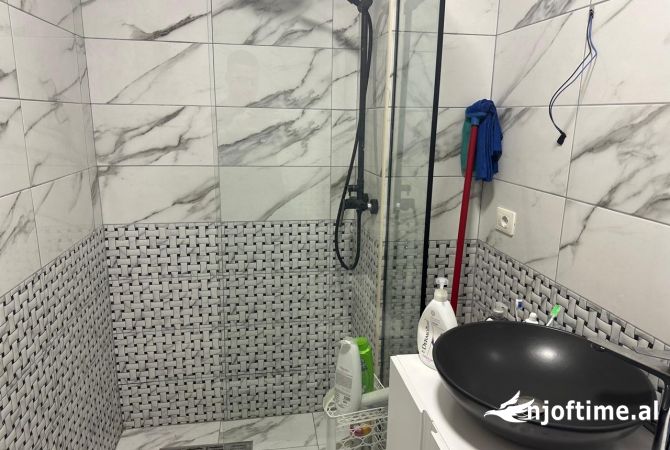 Shtepi me qera Apartament ne Tirane, 2+1, Mobilimi E mobiluar, Pagesa 500  Euro.