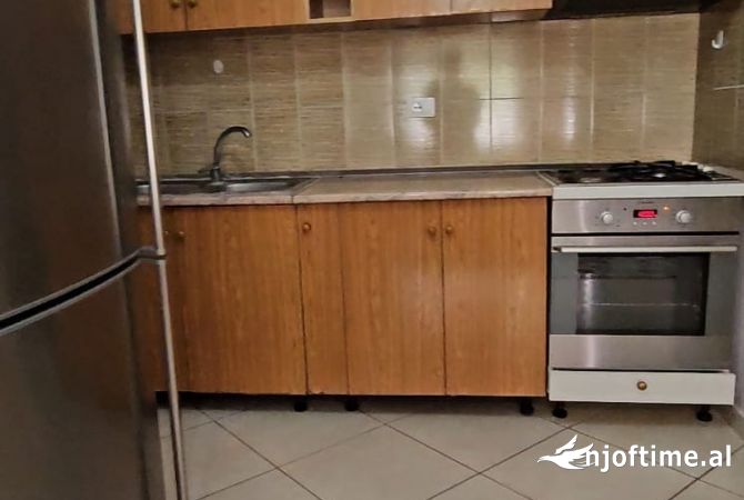Shtepi me qera 1+1 ne Tirane - 38,000 Leke