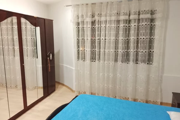 Shtepi me qera 1+1 ne Tirane - 40,000 Leke