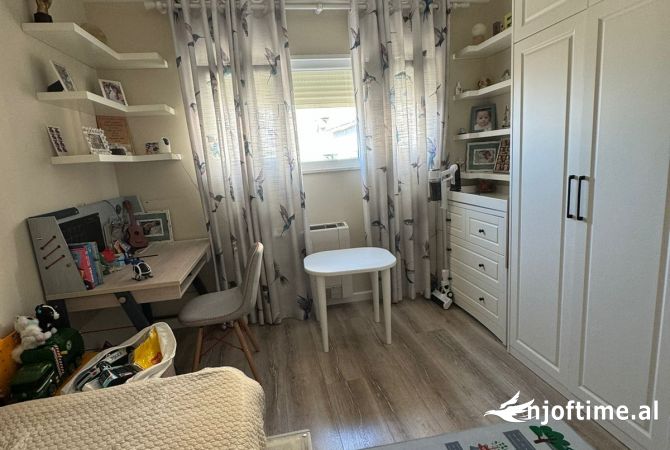 Shtepi ne shitje Apartament ne Tirane, 2+1, Mobilimi E mobiluar, Pagesa 200,000  Euro.