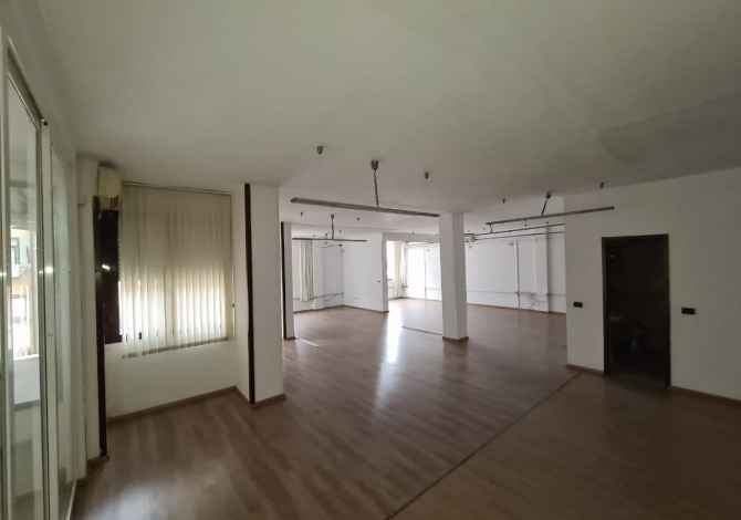 Jepet me qira ambient biznesi open space , Adresa : Blloku,Tirane