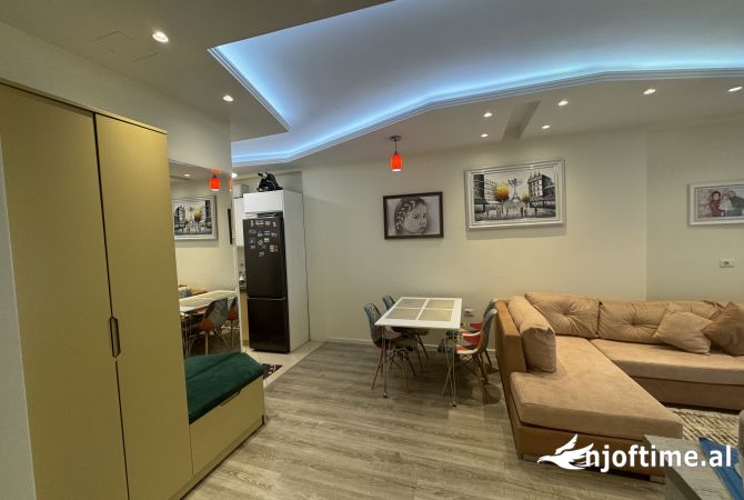 Shtepi me qera Apartament ne Tirane, 1+1, Mobilimi E mobiluar, Pagesa 750  Euro.