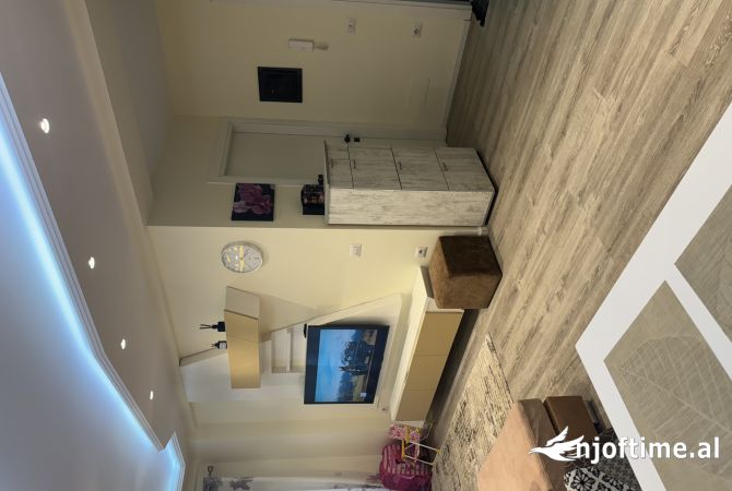 Shtepi me qera Apartament ne Tirane, 1+1, Mobilimi E mobiluar, Pagesa 750  Euro.