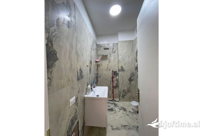 Shtepi ne shitje Apartament ne Durres, 1+1, Mobilimi E mobiluar, Pagesa 1,358,600  Euro.