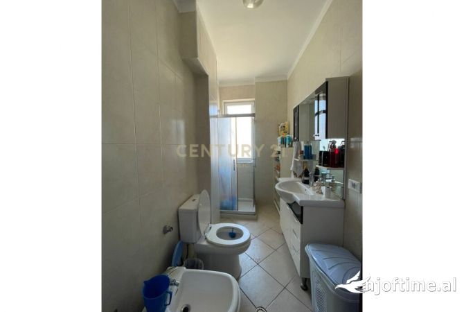 Shtepi ne shitje Apartament ne Durres, 2+1, Mobilimi E mobiluar, Pagesa 130,000  Euro.