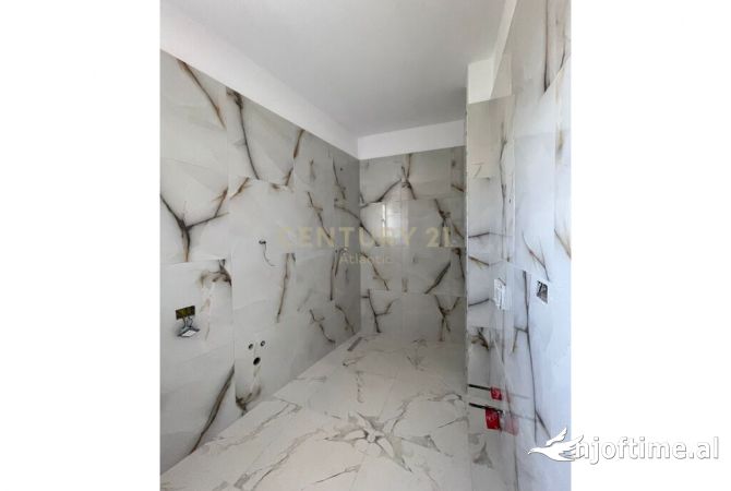 Shtepi ne shitje Apartament ne Durres, 1+1, Mobilimi Bosh, pa mobiluar, Pagesa 76,000  Euro.