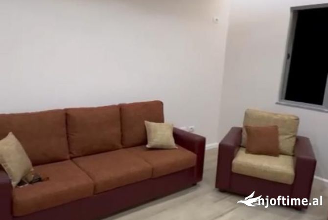 Shtepi me qera 2+1 ne Tirane - 50,000 Leke