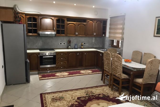 Shtepi me qera 2+1 ne Tirane - 40,000 Leke