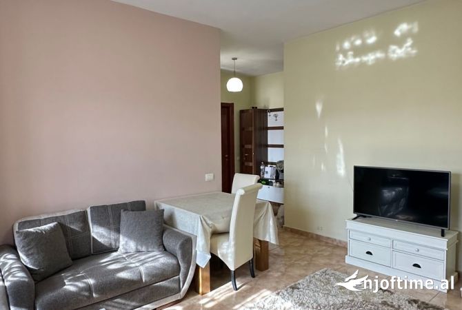 Shtepi me qera 2+1 ne Tirane - 700 Euro