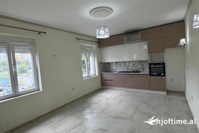 Shtepi me qera 2+1 ne Tirane - 350 Euro