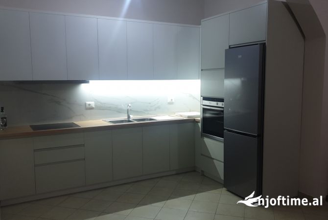 Jepet me qera apartament 2+1 prane Farkes