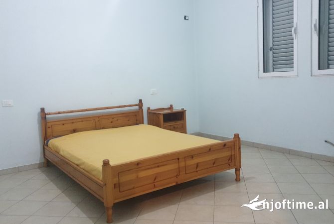 Shtepi me qera Apartament ne Tirane, 2+1, Mobilimi E mobiluar, Pagesa 350  Euro.
