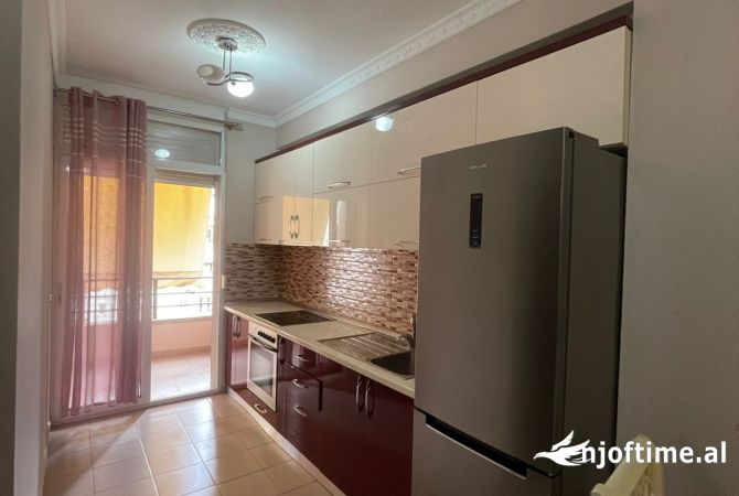 Shtepi me qera 2+1 ne Tirane - 400 Euro