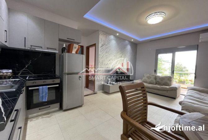 Shtepi ne shitje Apartament ne Vlore, 1+1, Mobilimi E mobiluar, Pagesa 110,000  Euro.