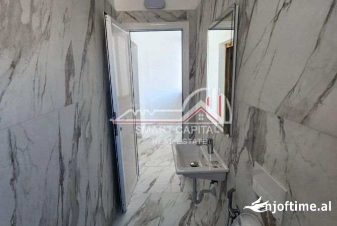 Shtepi ne shitje Apartament ne Vlore, 2+1, Mobilimi Bosh, pa mobiluar, Pagesa 157,000  Euro.