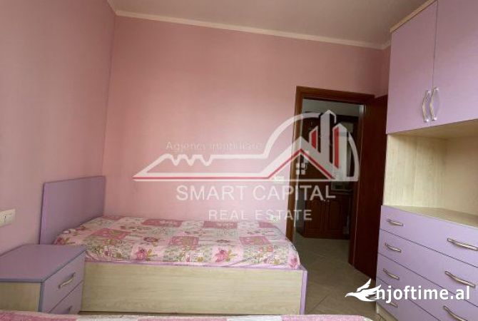 Shtepi ne shitje Apartament ne Vlore, 2+1, Mobilimi Pjeserisht e mobiluar, Pagesa 168,000  Euro.