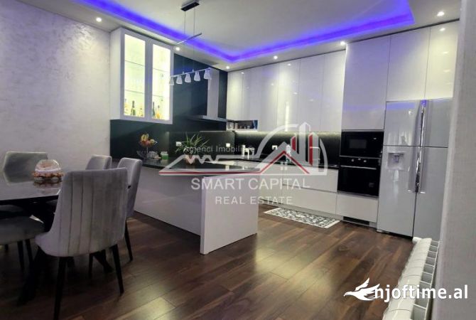 Shtepi ne shitje Apartament ne Vlore, 1+1, Mobilimi E mobiluar, Pagesa 157,000  Euro.