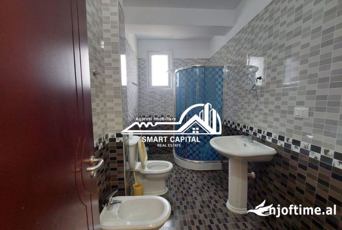 Shtepi ne shitje Apartament ne Vlore, 2+1, Mobilimi Bosh, pa mobiluar, Pagesa 189,000  Euro.