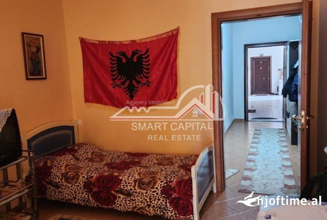 Shtepi ne shitje Apartament ne Vlore, 2+1, Mobilimi Pjeserisht e mobiluar, Pagesa 120,000  Euro.