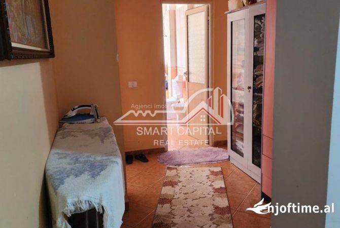 Shtepi ne shitje Apartament ne Vlore, 2+1, Mobilimi Pjeserisht e mobiluar, Pagesa 120,000  Euro.