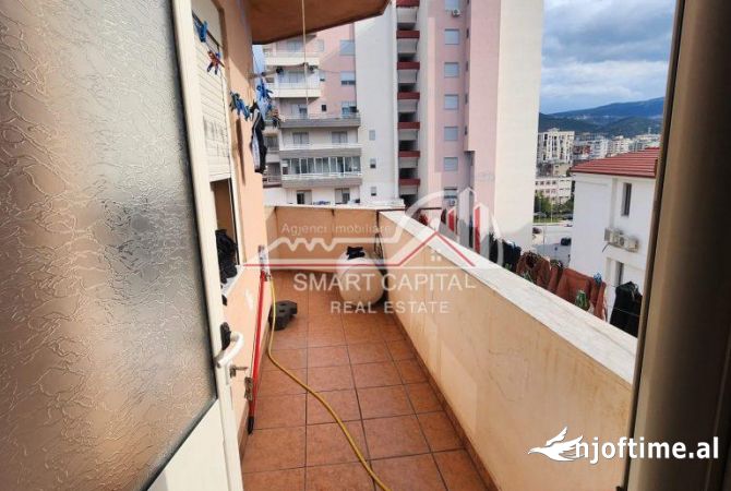 Shtepi ne shitje Apartament ne Vlore, 2+1, Mobilimi Pjeserisht e mobiluar, Pagesa 120,000  Euro.