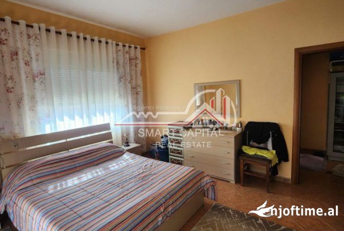 Shtepi ne shitje Apartament ne Vlore, 2+1, Mobilimi Pjeserisht e mobiluar, Pagesa 120,000  Euro.